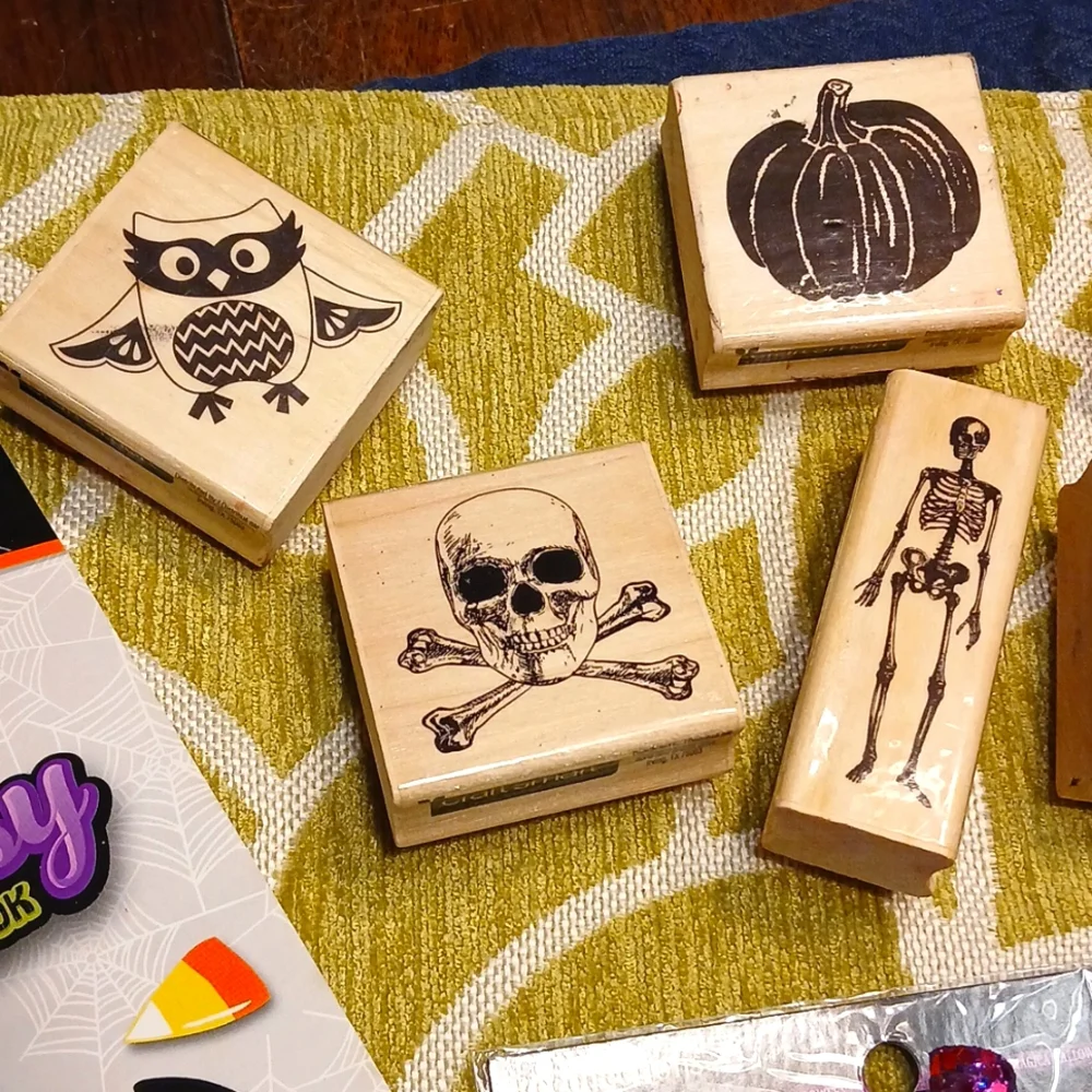 🍂🎃 Halloween Stamp, Sticker, & Party Decorations Set - Picture 3 of 11